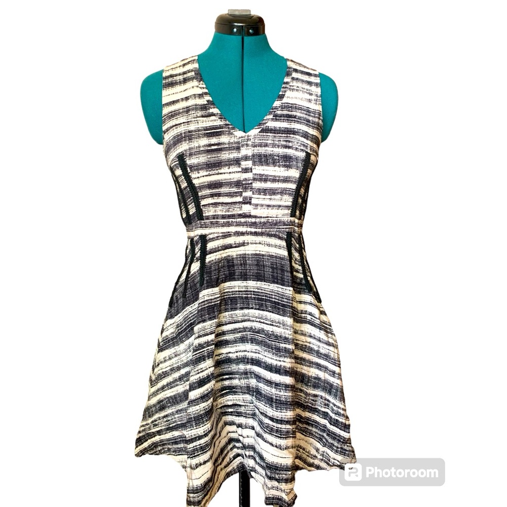 Parker 100% Silk Dress stunning flattering